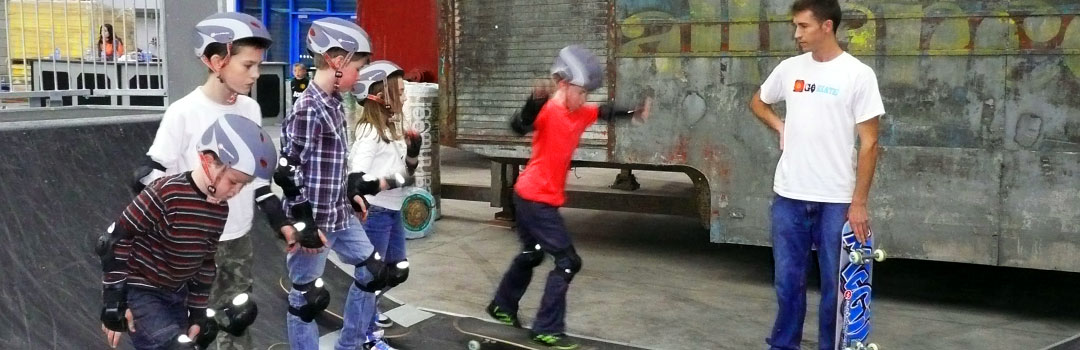teaching kids to skateboard